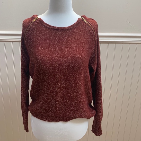 Women’s off shoulder sweater. - Picture 2 of 7